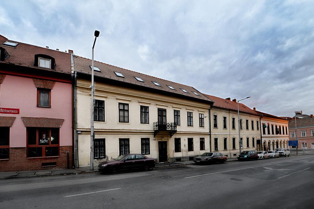 פץ' Centrum Apartman מראה חיצוני תמונה
